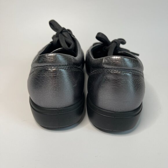 ECCO Women's Soft 7 Metallic Sneaker - Picture 8 of 9